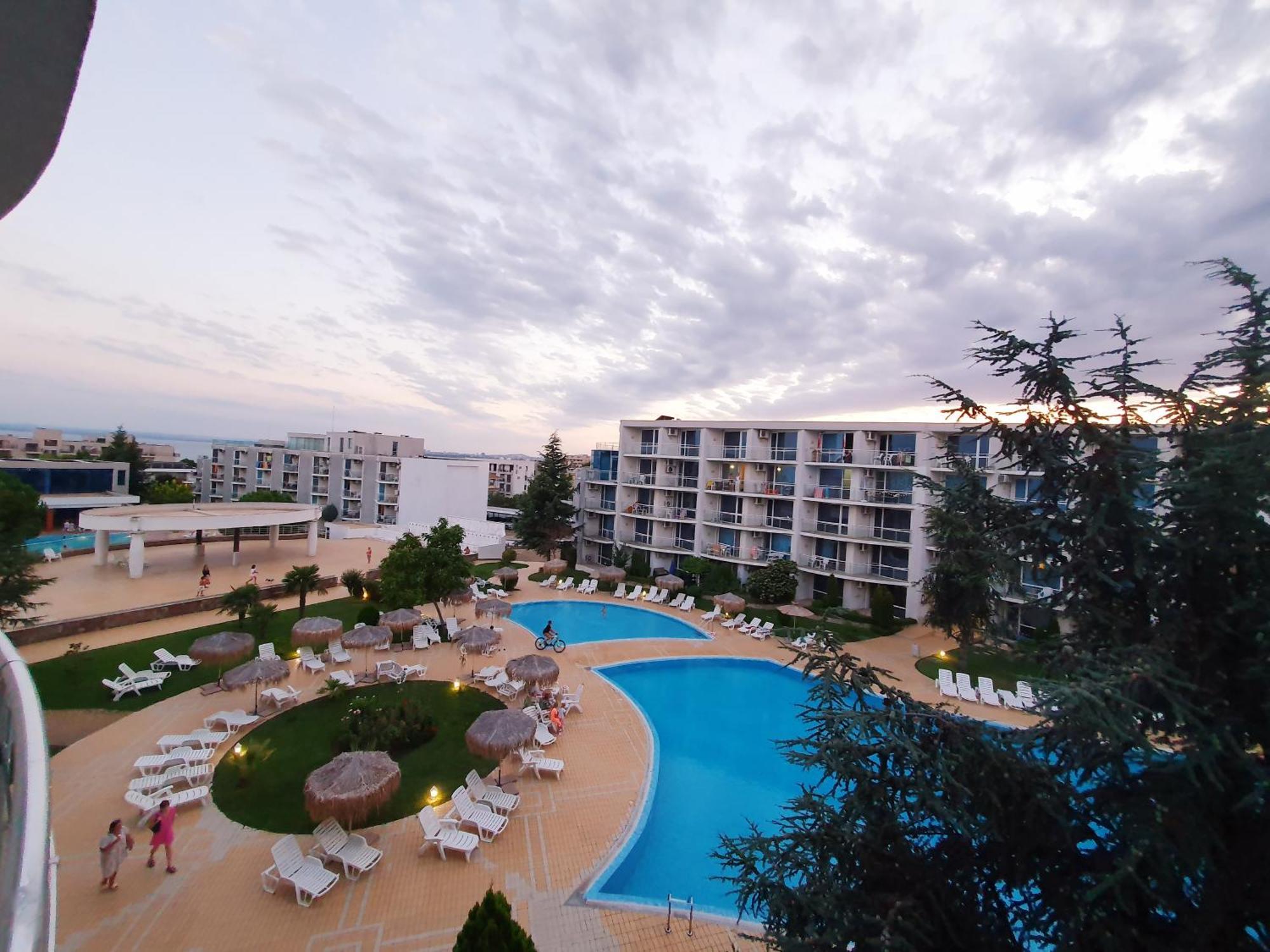 Elena'S Lux Aparthotel - Town & Sea View - Atlantis Spa Sarafovo Exterior foto