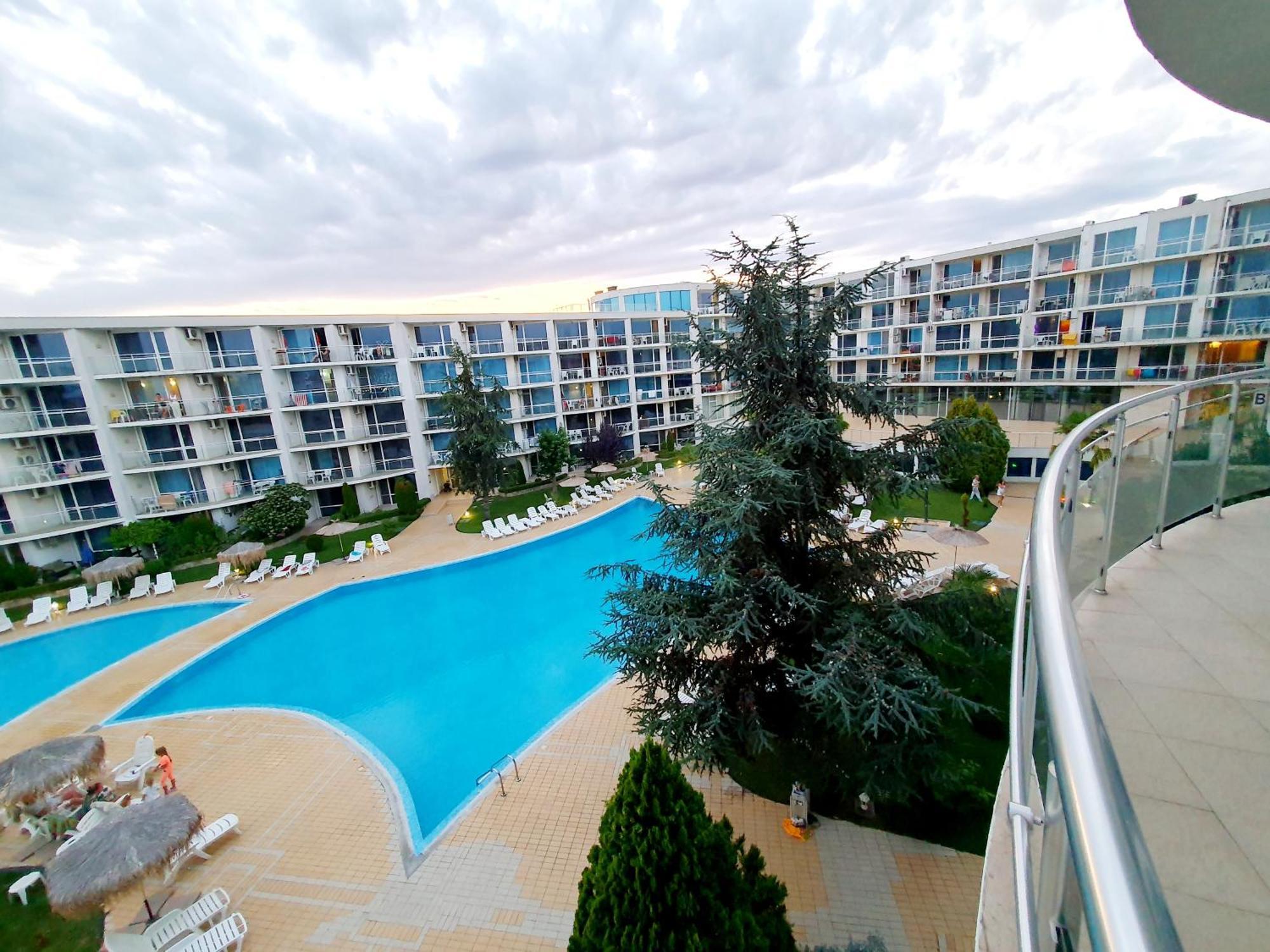Elena'S Lux Aparthotel - Town & Sea View - Atlantis Spa Sarafovo Exterior foto