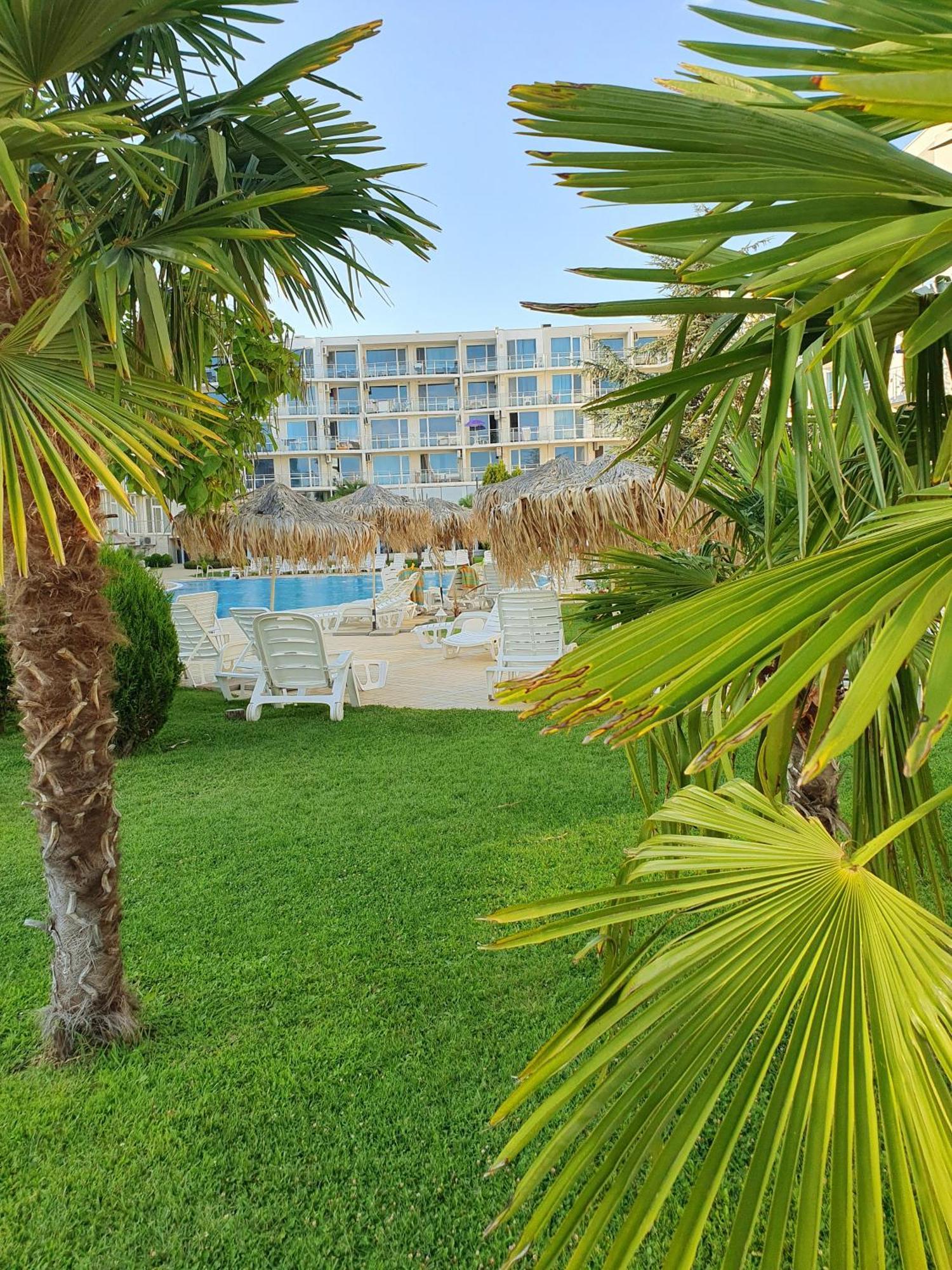 Elena'S Lux Aparthotel - Town & Sea View - Atlantis Spa Sarafovo Exterior foto